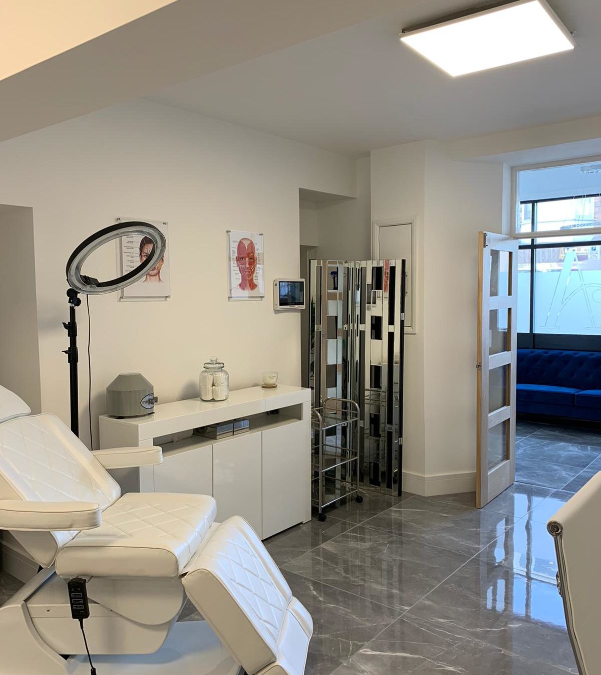 Esthetic clinic