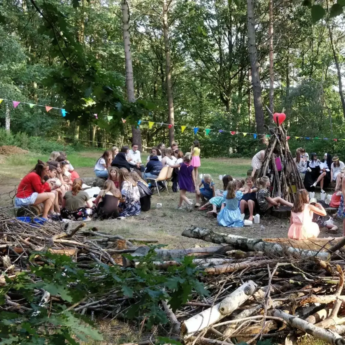 Spel aan het kampvuur