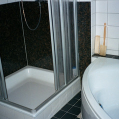 BadmÃ¶bel, MÃ¶bel fÃ¼r das Badezimmer, HolzmÃ¶bel fÃ¼r BÃ¤der