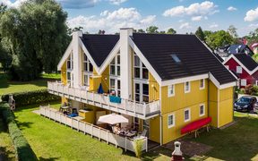 Holiday apartment kapitän with lake view