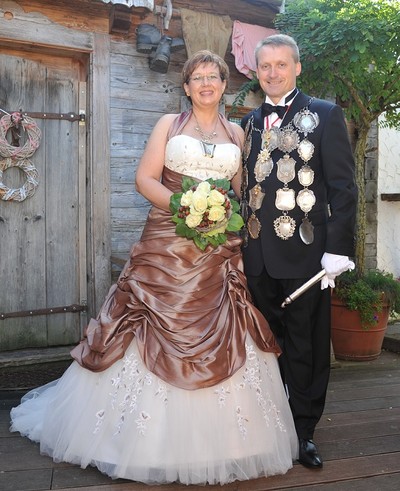 Das Schützenkönigspaar des Bürgerschützenvereins aus den Reihen des Grenadierkorps: Norbert I. und Michaela Jahn