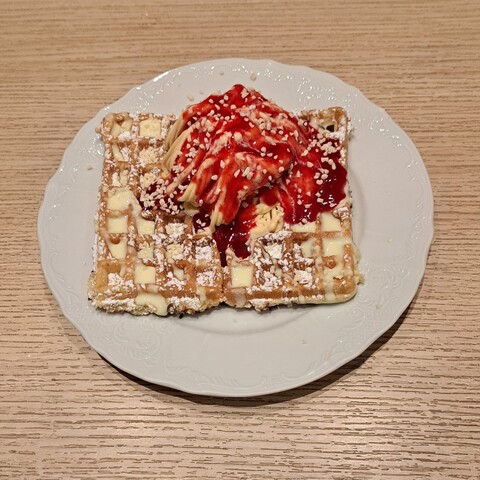 Waffel mit Spaghetti-Eis
