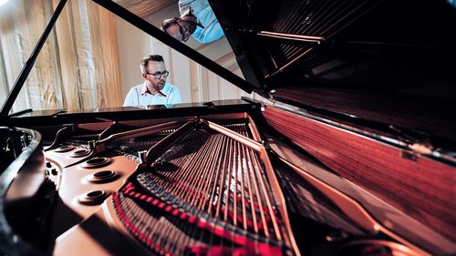 Pianist Matej Dzido im Konzert, Bild ©Simon Bernlieger