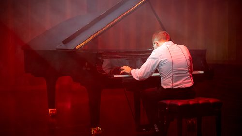 Pianist Matej Dzido im Konzert, Bild ©Simon Bernlieger