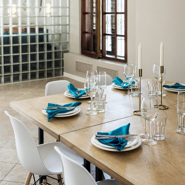 Nano223 is a food-grade safe disinfection solution, also suited for your dining room.