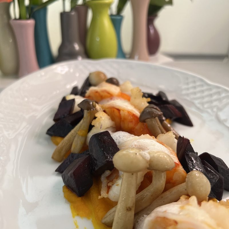 Feine Pilze & blaue Karotten mit Garnelen