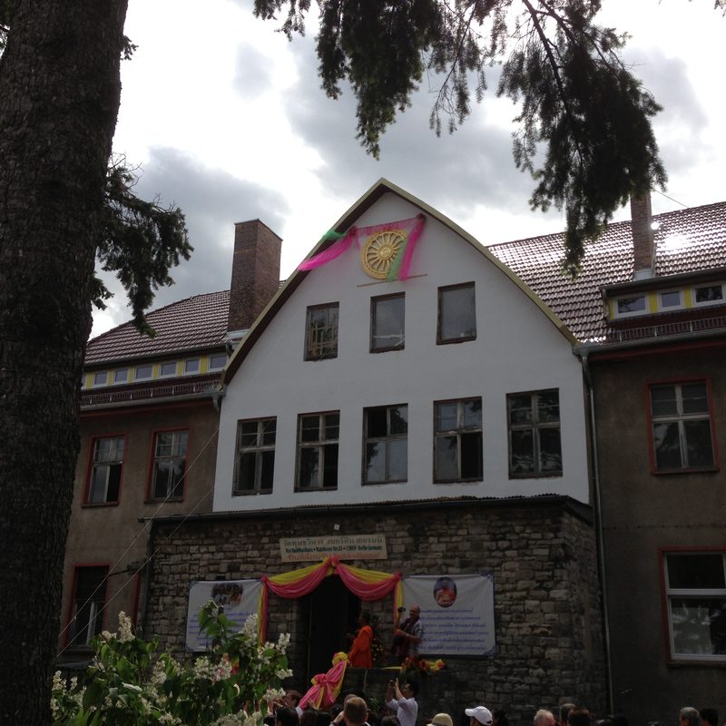 Malchower Str. - Sanierung der Steildachfläche einschl. Klempnerarbeiten